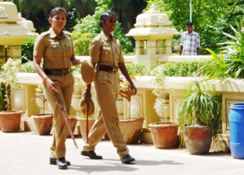Two police women in Chennai. Source: John Hill/Wikipedia